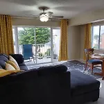 Nassau Harbour Cozy 2 Bedroom Condo